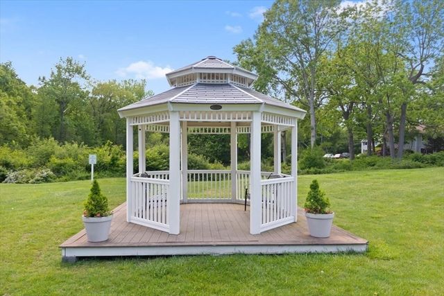 18 Beals Cove Road F, Hingham, MA 02043