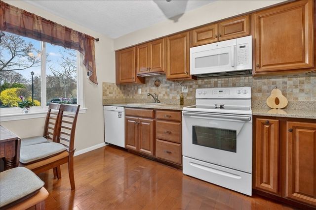 18 Beals Cove Road F, Hingham, MA 02043