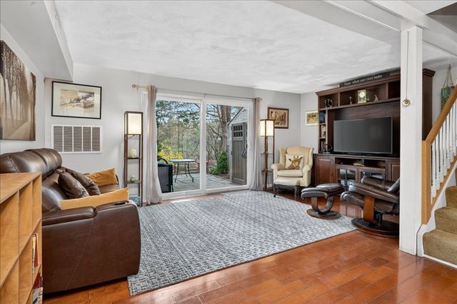 18 Beals Cove Road F, Hingham, MA 02043