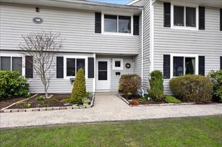 18 Beals Cove Road F, Hingham, MA 02043