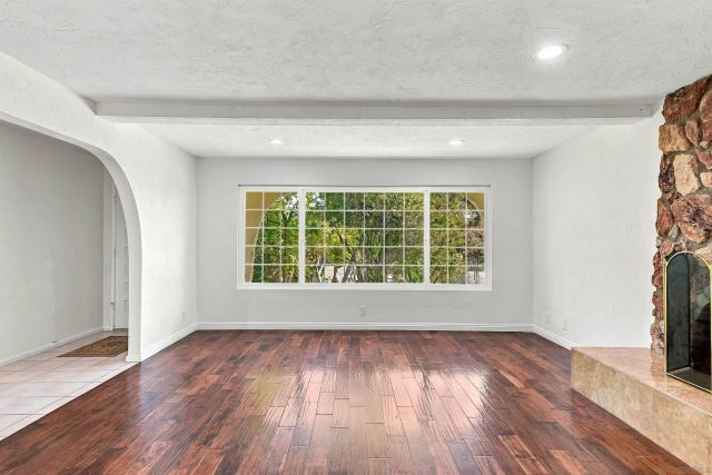 1132 S Rancho Santa Fe Rd, San Marcos, CA 92078