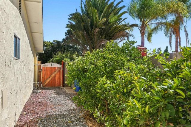 1132 S Rancho Santa Fe Rd, San Marcos, CA 92078