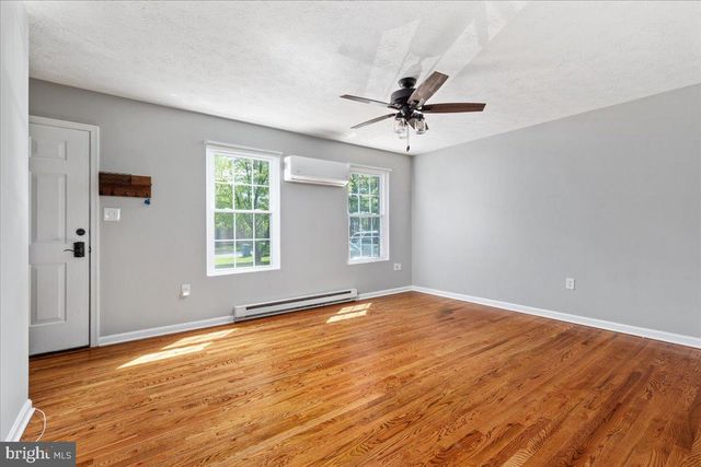 224 CARROLL DR, Stephens City, VA 22655