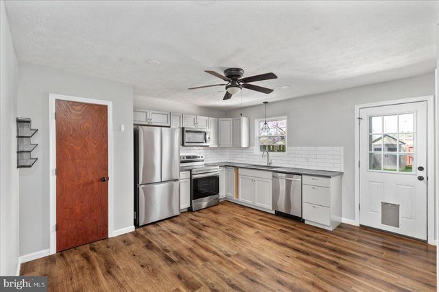 224 CARROLL DR, Stephens City, VA 22655