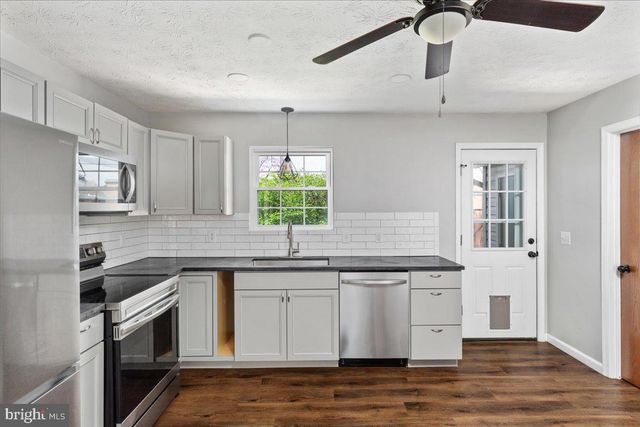 224 CARROLL DR, Stephens City, VA 22655