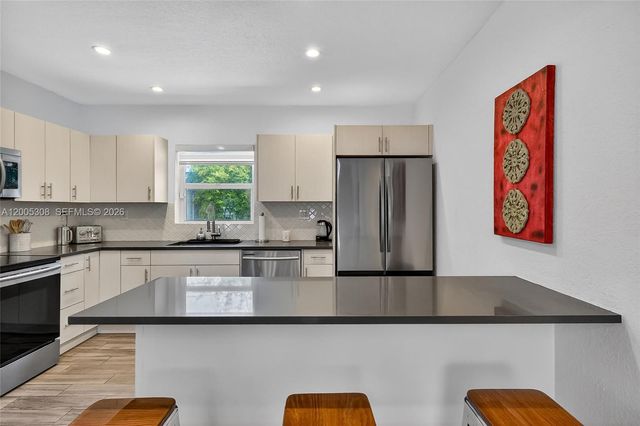 541 NW 109th St, Miami, FL 33168