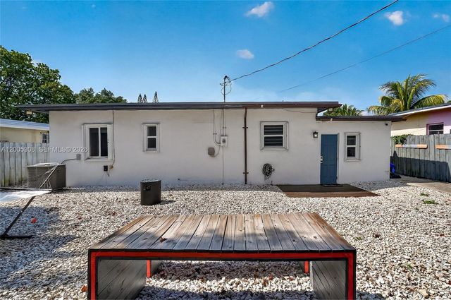 541 NW 109th St, Miami, FL 33168