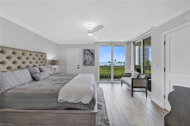 40 Seagate DR 303A, Naples, FL 34103