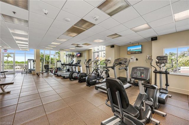 40 Seagate DR 303A, Naples, FL 34103