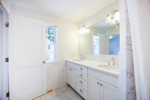 48 Spruce 1, Winchester, MA 01890
