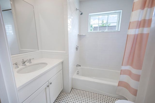 48 Spruce 1, Winchester, MA 01890