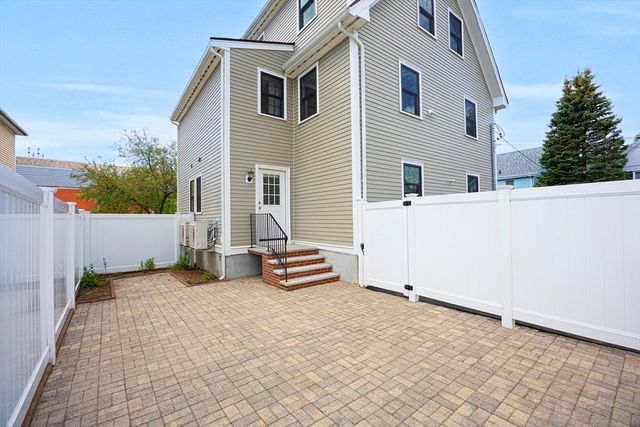48 Spruce 1, Winchester, MA 01890