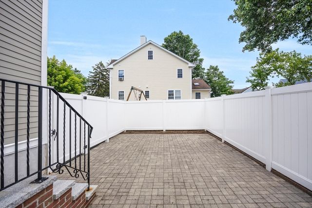 48 Spruce 1, Winchester, MA 01890