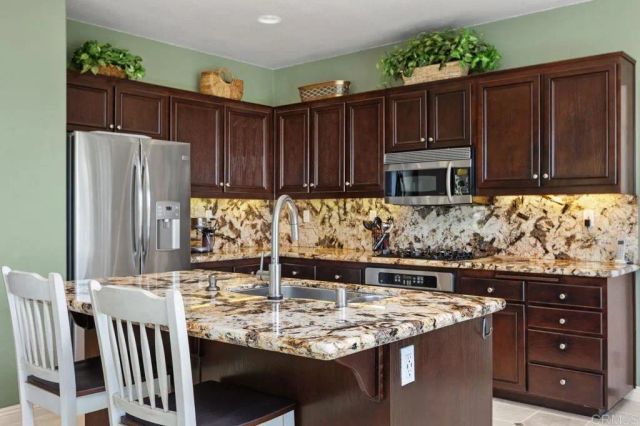 1689 Robin Place, Carlsbad, CA 92011