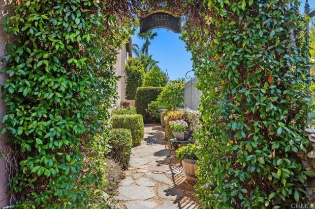 1689 Robin Place, Carlsbad, CA 92011