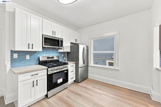 1725 38Th Ave, Oakland, CA 94601