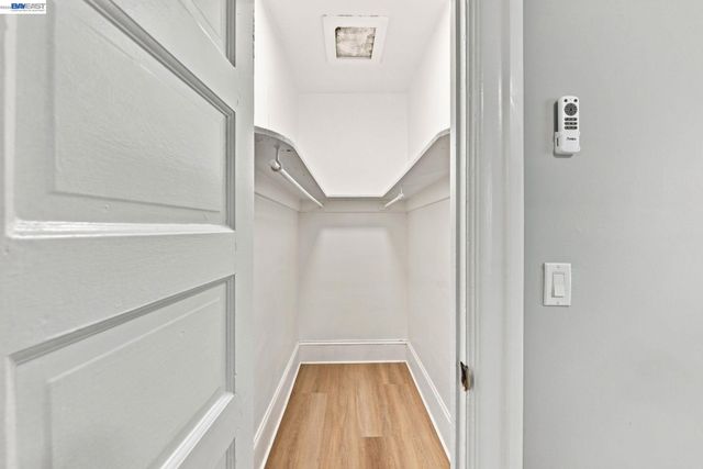 1725 38Th Ave, Oakland, CA 94601