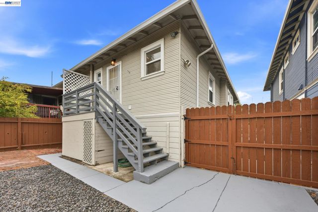 1725 38Th Ave, Oakland, CA 94601