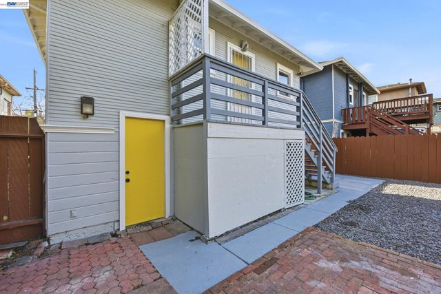1725 38Th Ave, Oakland, CA 94601
