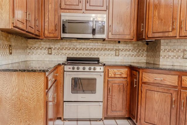 9809 S Brookline Avenue, Oklahoma City, OK 73159