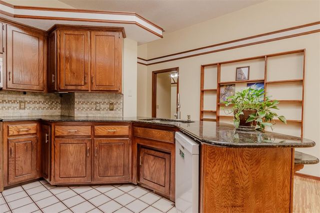 9809 S Brookline Avenue, Oklahoma City, OK 73159