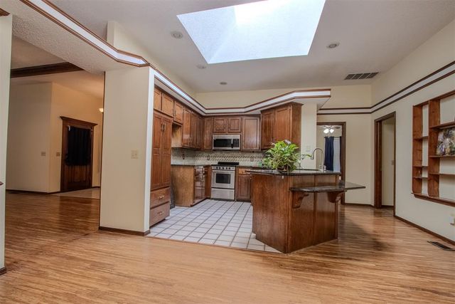 9809 S Brookline Avenue, Oklahoma City, OK 73159