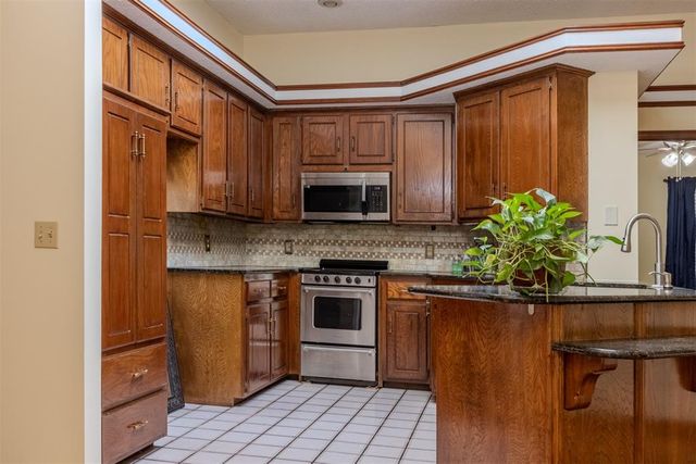 9809 S Brookline Avenue, Oklahoma City, OK 73159