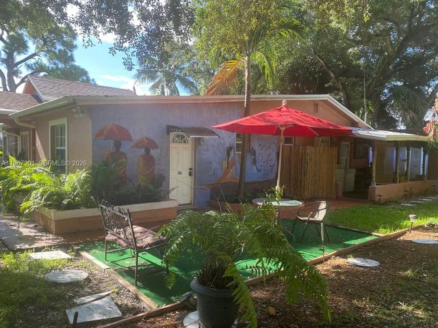 1760 NE 144th St, Miami, FL 33181