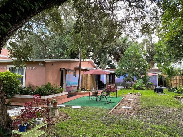 1760 NE 144th St, Miami, FL 33181