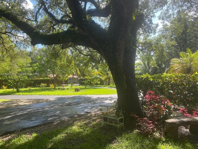 1760 NE 144th St, Miami, FL 33181