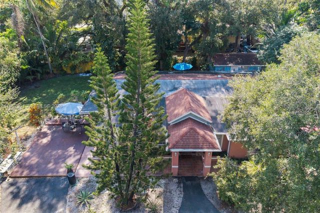 1760 NE 144th St, Miami, FL 33181