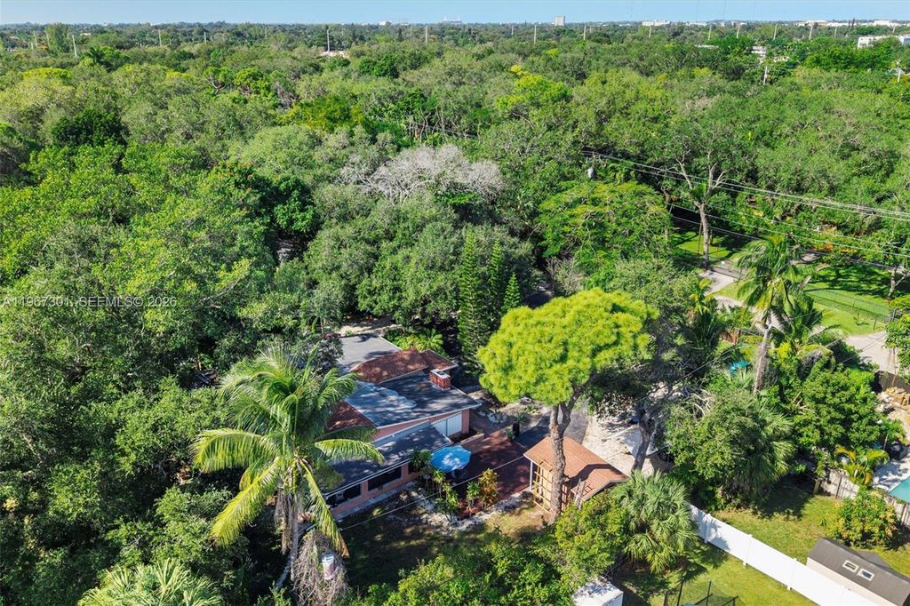 1760 NE 144th St, Miami, FL 33181