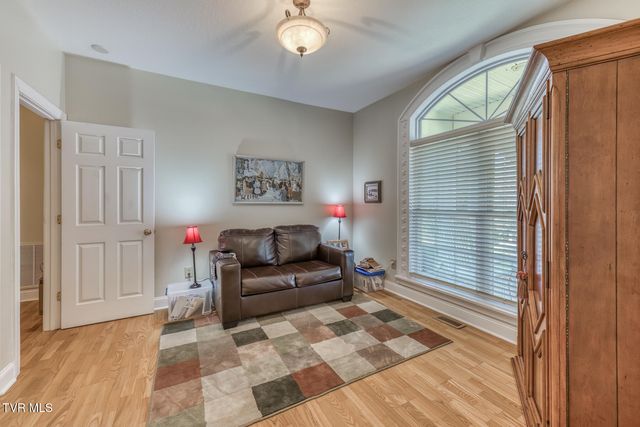 204 James Court, Piney Flats, TN 37686