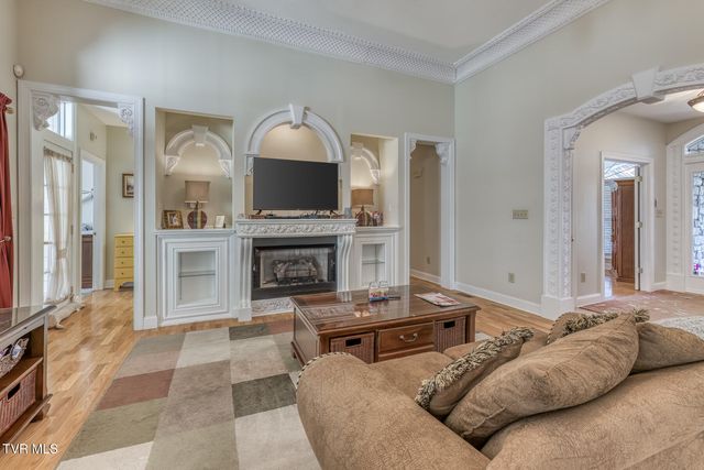 204 James Court, Piney Flats, TN 37686