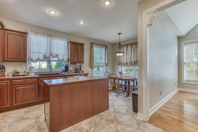 204 James Court, Piney Flats, TN 37686