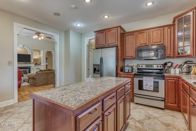 204 James Court, Piney Flats, TN 37686