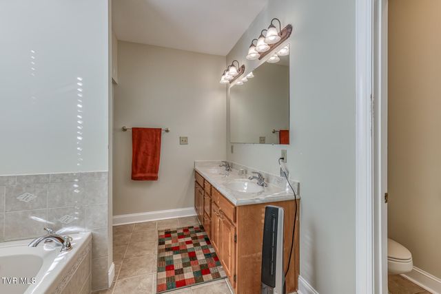 204 James Court, Piney Flats, TN 37686