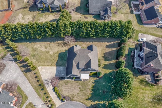 204 James Court, Piney Flats, TN 37686