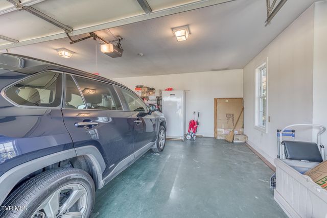 204 James Court, Piney Flats, TN 37686