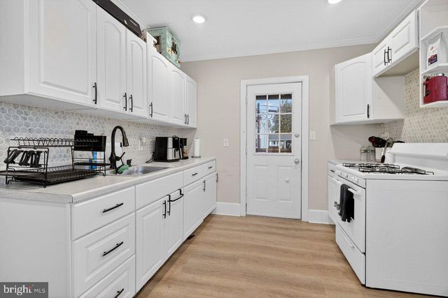 125 WHITE HORSE, Hamilton, NJ 08610