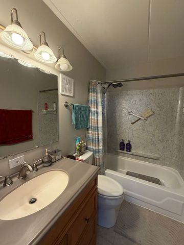 225 S Rohlwing Road 418, Palatine, IL 60074