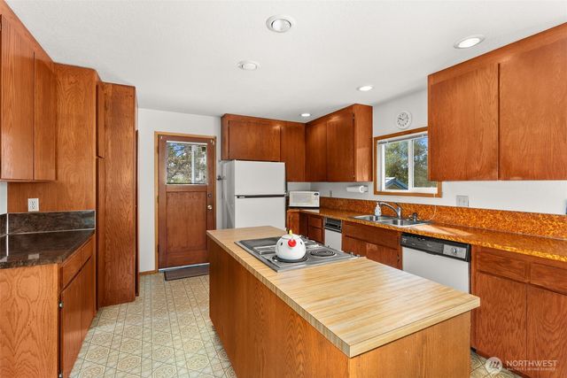 1298 Sandy Drive, Grayland, WA 98547