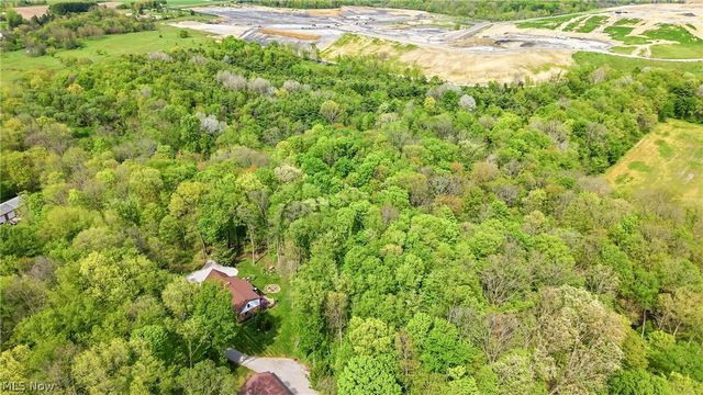 13689 Beard Road, New Springfield, OH 44443