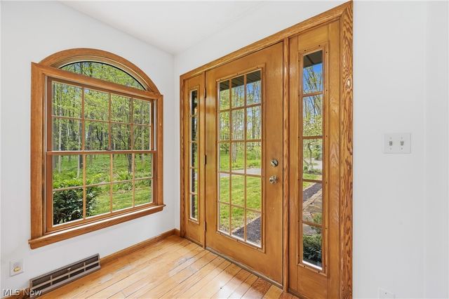 13689 Beard Road, New Springfield, OH 44443