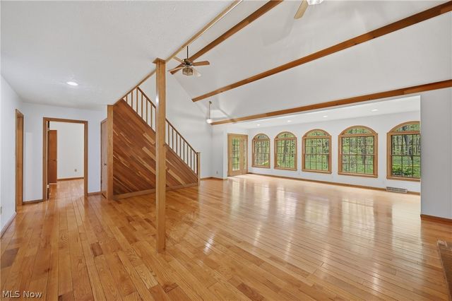 13689 Beard Road, New Springfield, OH 44443