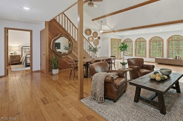 13689 Beard Road, New Springfield, OH 44443