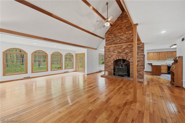 13689 Beard Road, New Springfield, OH 44443