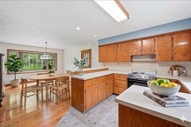 13689 Beard Road, New Springfield, OH 44443