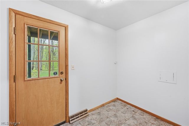 13689 Beard Road, New Springfield, OH 44443