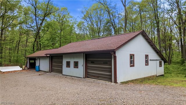 13689 Beard Road, New Springfield, OH 44443